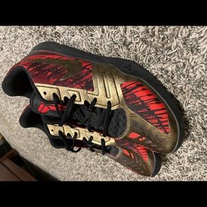 Size 11 1/2 Kobe’s